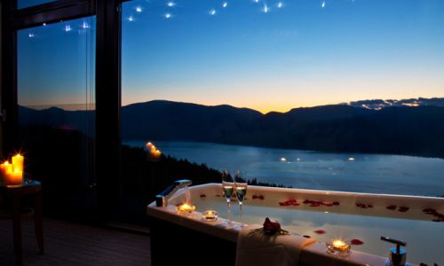 HotelBritish ColumbiaSparkling Hill Resort3