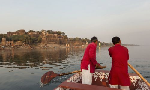 HotelIndienAliya FortBoat and Fort