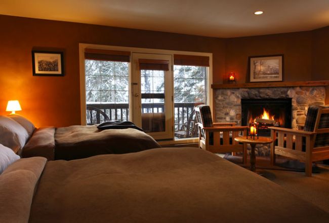 HotelBritish ColumbiaEmerald Lake Lodge room