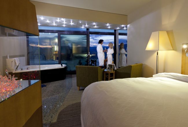 HotelBritish ColumbiaSparkling Hill Resort2