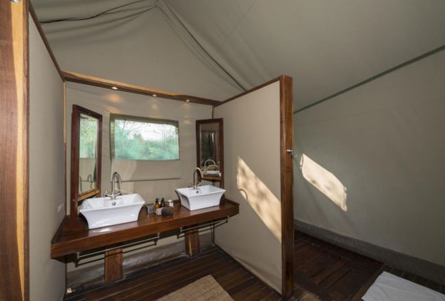 HotelNamibiaOngavaTentedCampBathroom