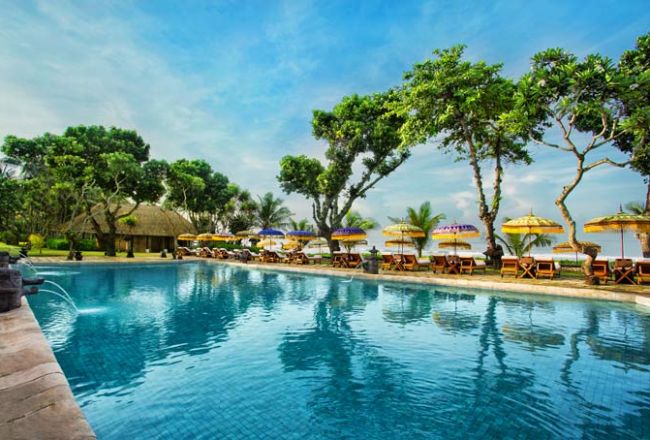 IndonesienBali Oberoi Pool 2