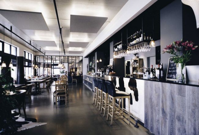 HotelIslandEyjaHotelReykjavik Bar2