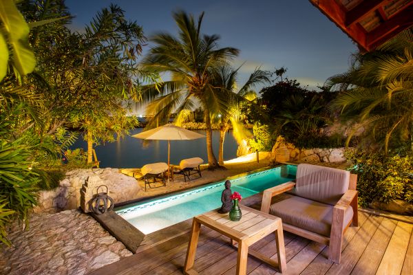 HotelCuracaoBaoase Luxury ResortBaoase Beachfront Pool Suite by night